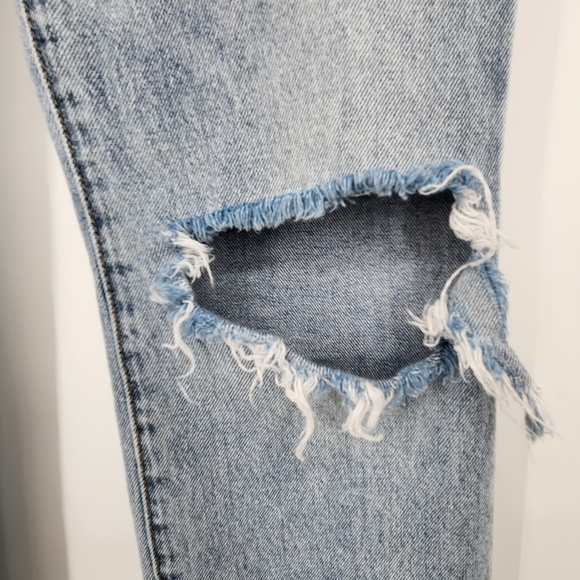 Cabi 100% BF Boyfriend High Rise Relaxed Fit Jean Sandstorm Ripped Light Wash 0 - Picture 5 of 13